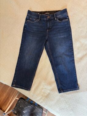 EUC Liz Claiborne Sara Crop, sz 8
